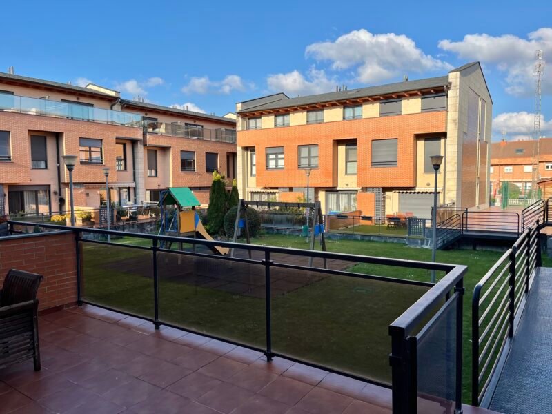 Casa / Chalet adosado en venta en Crucero - Aquende, Miranda de Ebro