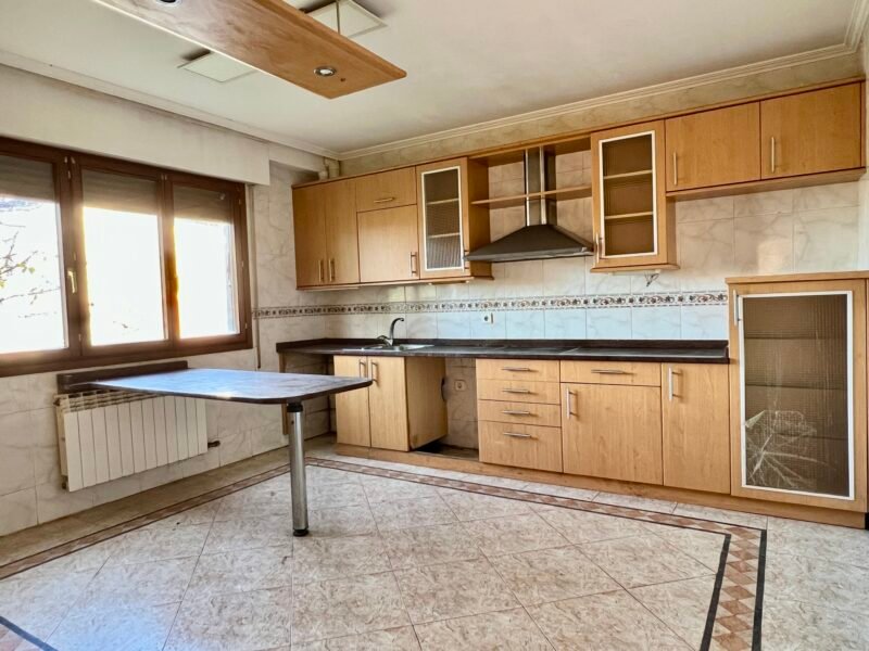 Casa / Chalet pareado en venta en Calle San Cristobal 35, Iruña de Oca